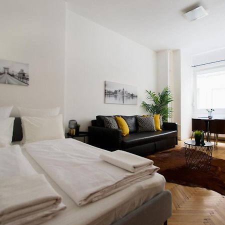 Standard Apartment By Hi5 - Petofi 12 Budapest Exterior foto