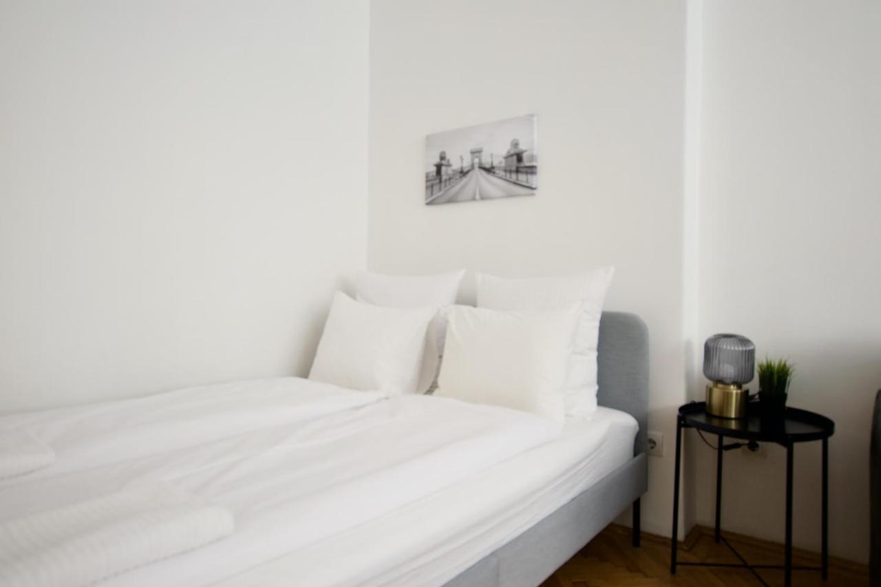 Standard Apartment By Hi5 - Petofi 12 Budapest Exterior foto