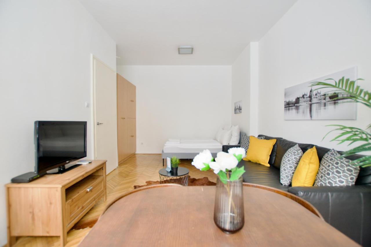 Standard Apartment By Hi5 - Petofi 12 Budapest Exterior foto