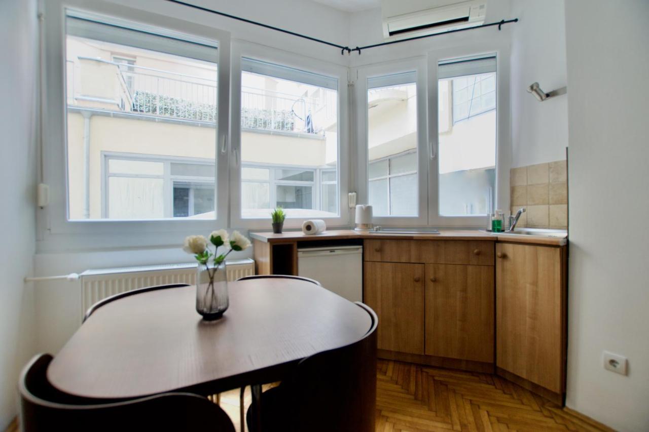 Standard Apartment By Hi5 - Petofi 12 Budapest Exterior foto